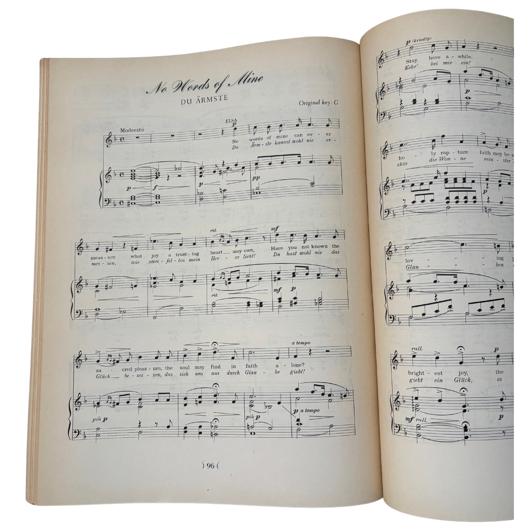 A Treasury of Grand Opera Book