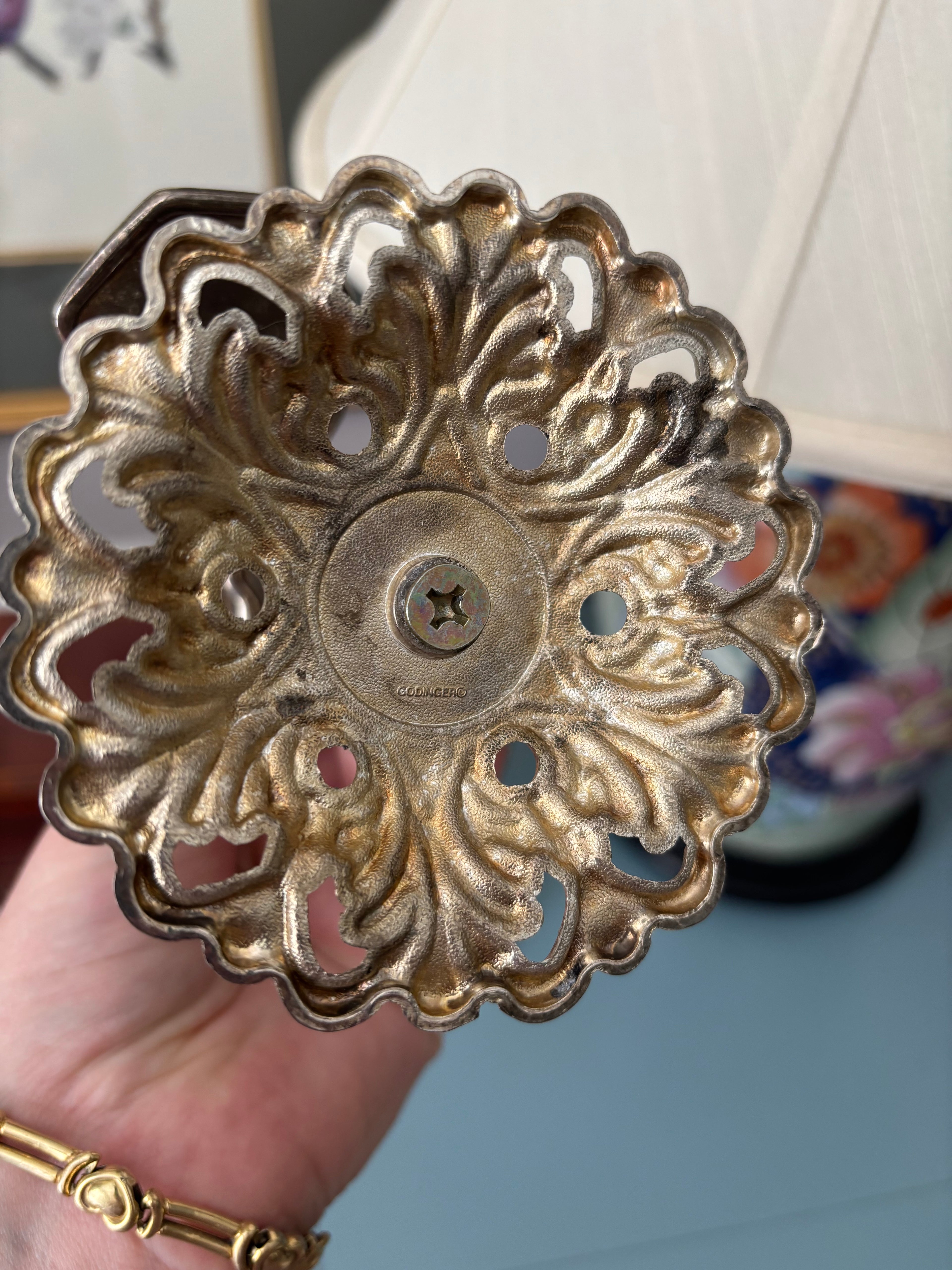 Godinger Silverplate Tabletop Hand Clip